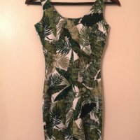 Нова H&M къса рокля XS тропическа бяла зелена, снимка 1 - Рокли - 41344677
