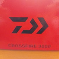 РИБАРСКА МАКАРА Daiwa Crossfire 3000B, снимка 4 - Макари - 32747365