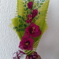 Цветя от мъниста-гладиоли. , снимка 1 - Изкуствени цветя - 41856661
