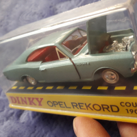 Opel Record Coupe 1900 . Dinky Toys 1.43 .!Top Diecast.!, снимка 5 - Колекции - 36258085