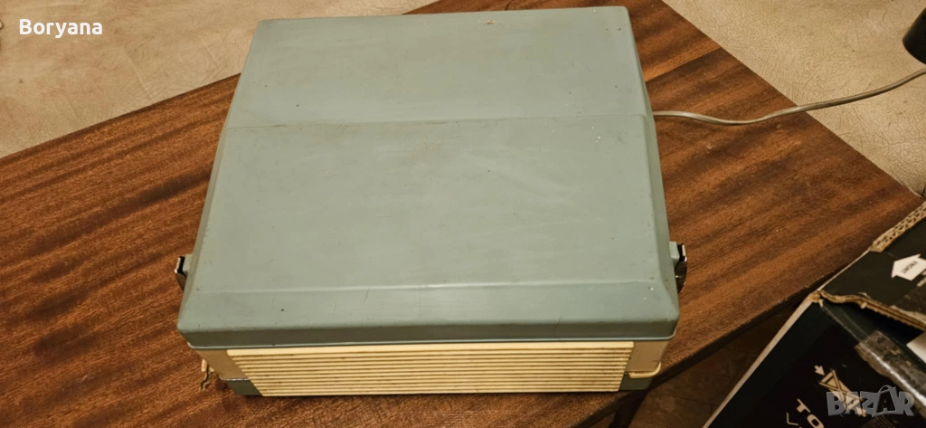 Стар ретро магнетофон Tesla , снимка 1