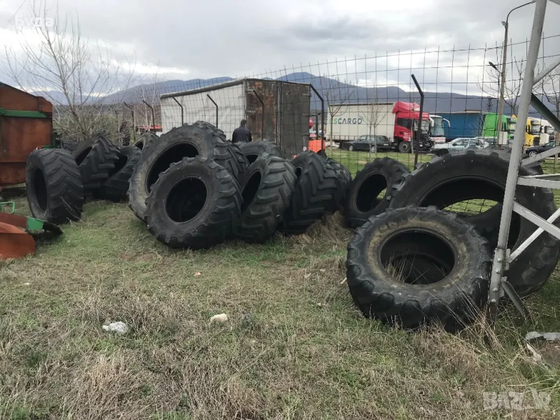Гуми за трактори , телескопични товарачи и др машини, снимка 1