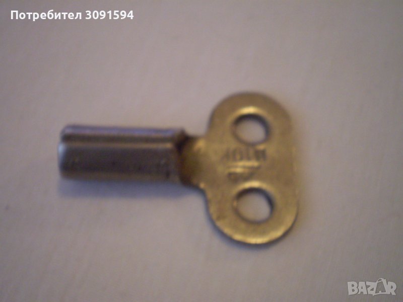 Стар ключ за стенен часовник СССР а може и настолен , снимка 1
