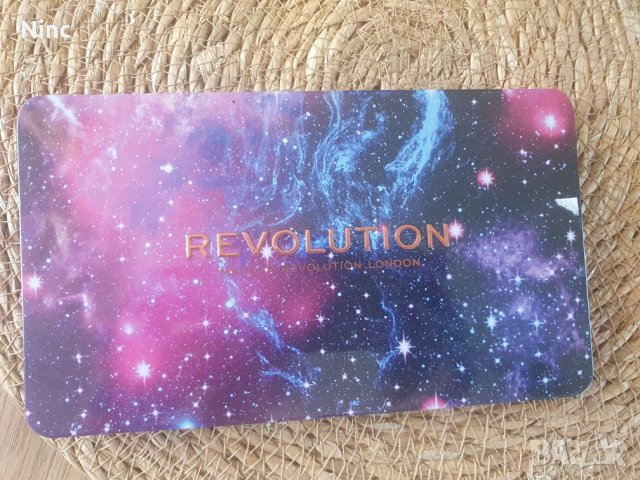 Палитра Revolution 15 лв.