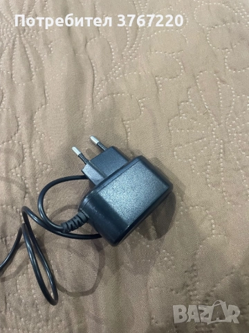 Зарядно устройство за телефон, черно на цвят., снимка 2 - Оригинални зарядни - 52158387