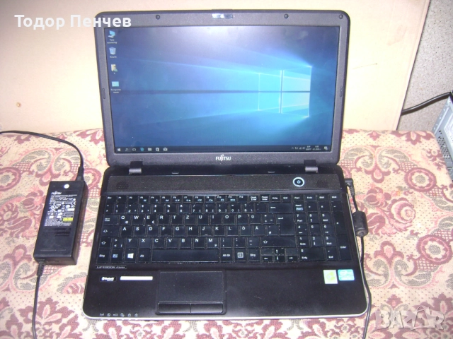 Fujitsu LifeBook A512 - Core i3, 4 GB RAM, 500 GB HDD, зарядно, снимка 2 - Лаптопи за дома - 52970738