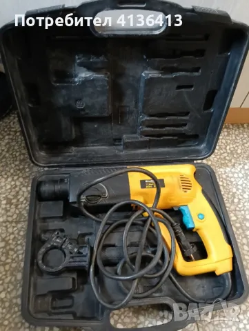 Продавам перфоратор за резервни части,работи но излизат искри когато върти на ляво. , снимка 1