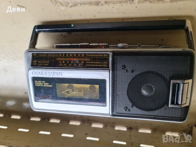 Ретро радио касетофон Osaka Japan, снимка 1 - Радиокасетофони, транзистори - 44357908