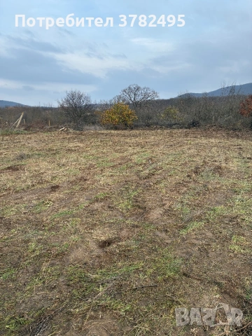 Продавам  Три парцела