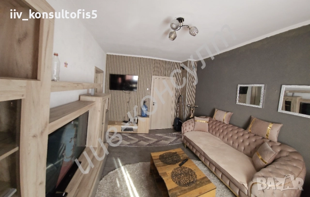 Тристаен апартамент на междинен етаж, широк център, снимка 8 - Апартаменти - 52235079