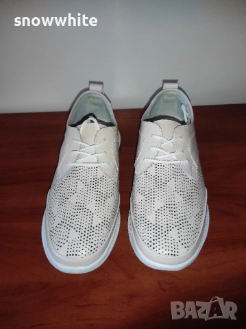 Чисто нови дамски спортни обувки естествена кожа номер 40, снимка 3 - Маратонки - 51926095