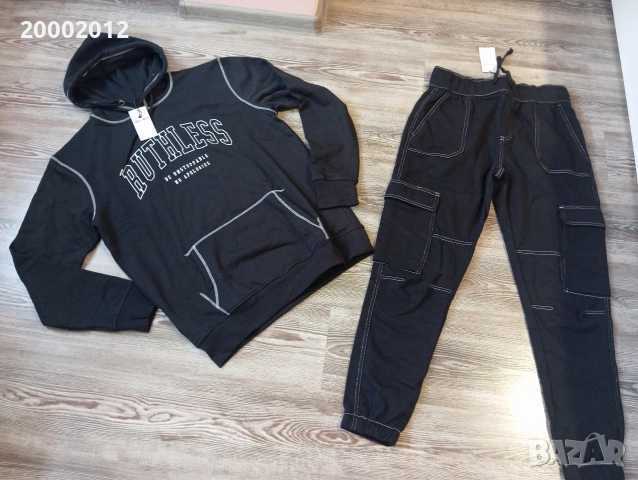екип суичър с качулка и долнище Нов с етикет 