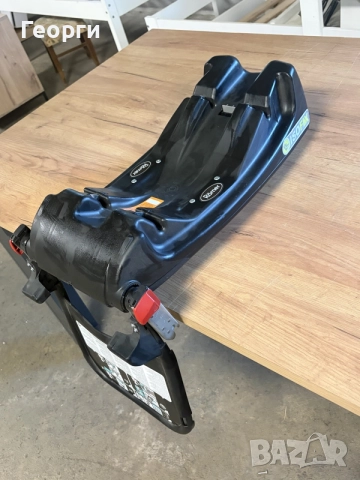 ISOFIX база Britax Römer за бебешко столче 0–13 кг с опорен крак, снимка 2 - Столчета за кола и колело - 56250574