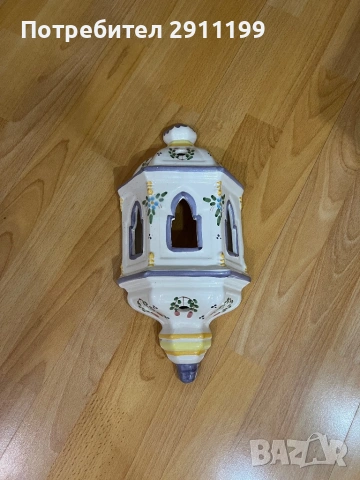 Порцеланов аплик за стена