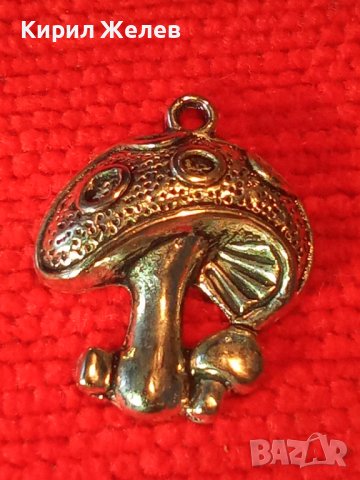 ФИГУРАЛЕН СРЕБЪРЕН с БЯЛА ПОЗЛАТА АРТ МЕДАЛЬОН - ГЪБКА 37419, снимка 2 - Колиета, медальони, синджири - 40933398