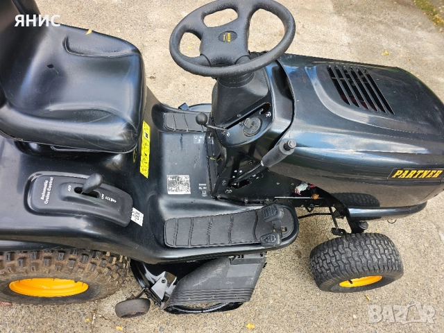 ТРАКТОРНА КОСАЧКА PARTNER/HUSQVARNA.КАТО НОВА. ПЕРФЕКТНА , снимка 9 - Градинска техника - 51896811