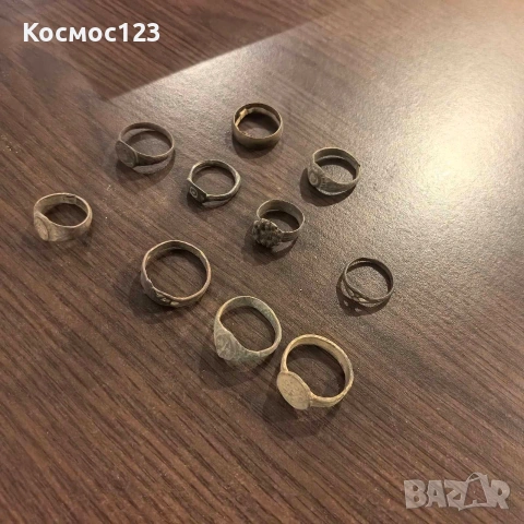 Лот стари средновековни възрожденски пръстени.