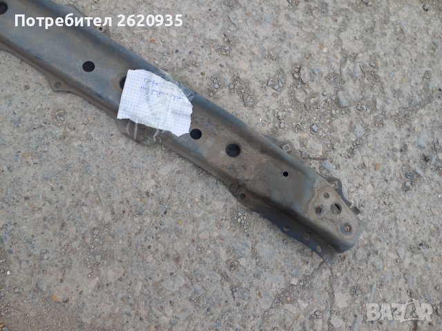 Греда под радиатор тойота ярис 2006-20011 , снимка 3 - Части - 44270279