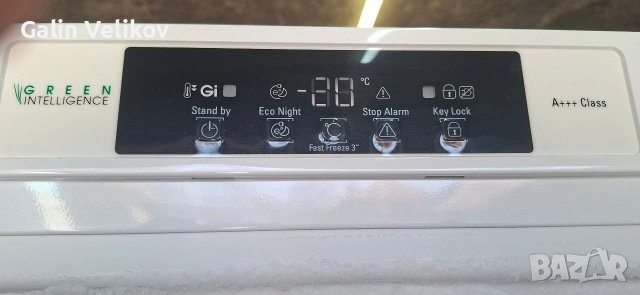 Продавам вертикален фризер Bauknecht, снимка 4 - Фризери - 53853940