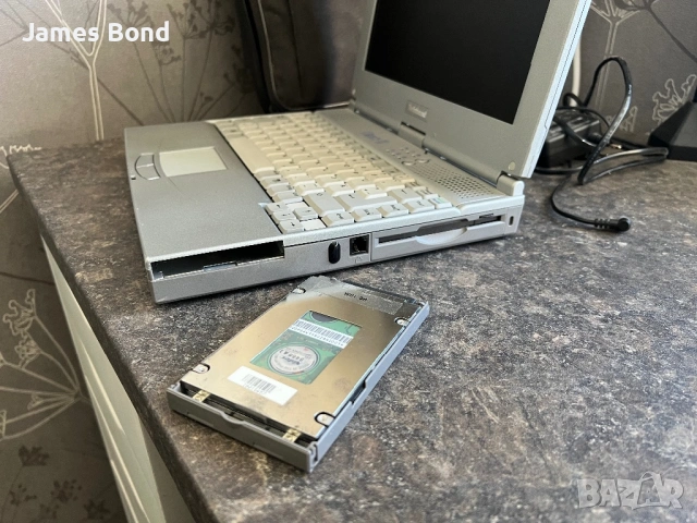 Лаптоп от 1998г, снимка 3 - Лаптопи за дома - 53619574