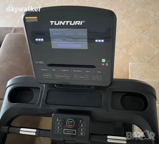 Бягаща пътека TUNTURI FitRun 90i Pro, Мотор 3.5 к.с., Скорост 0.8-20 км/ч, Bluetooth, снимка 10 - Фитнес уреди - 47869445