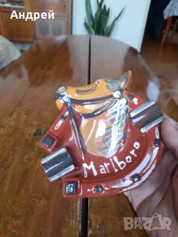 Стар пепелник Marlboro , снимка 2 - Други ценни предмети - 47549695