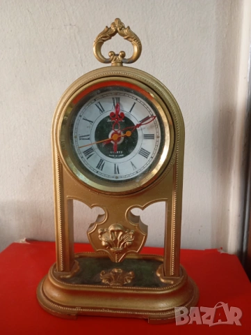 Винтидж настолен часовник