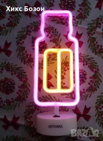 Много красиво светеща декоративна LED лампа