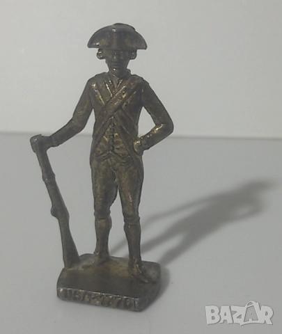 Киндер Kinder месингов войник фигурка