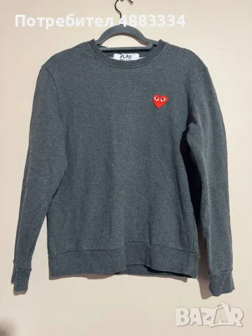 Play Comme des Garçons.