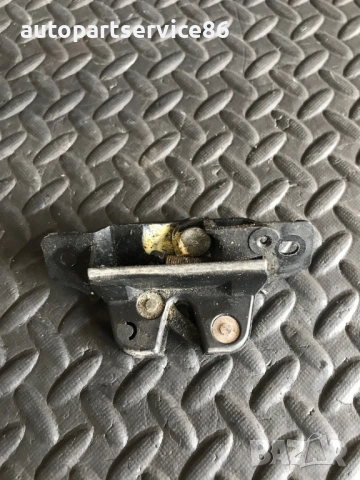 Механизъм за заключване на задния капак за Peugeot 206 (2002), снимка 2 - Части - 53562607