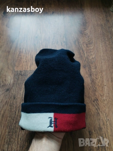 tommy hilfiger lewis hamilton winter hat - страхотна мъжка шапка КАТО НОВА, снимка 8 - Шапки - 53505650