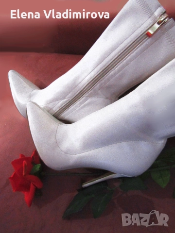 Английски Бели Боти - Бранд SIMMI, снимка 5 - Дамски боти - 52892238