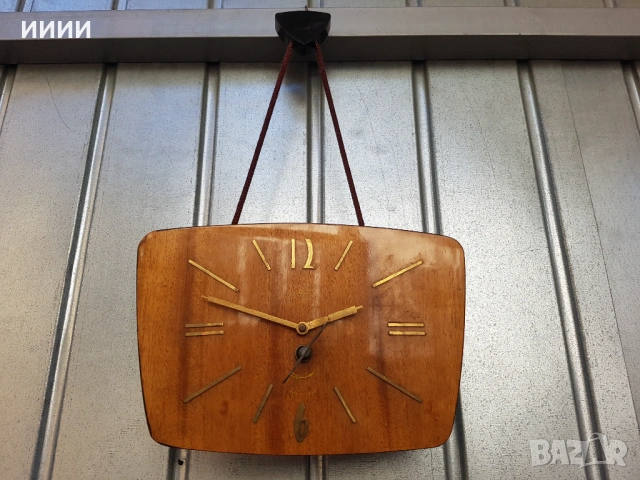 Стенен часовник Маяк , снимка 2 - Антикварни и старинни предмети - 53625129