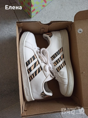 Маратонки адидас