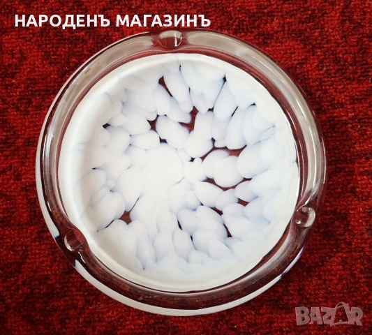 МУРАНО - Венецианско двуцветно стъкло Голям пепелник за трима човека 