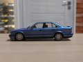 BMW Alpina B10 BiTurbo E34 5-Seria 1987 - мащаб 1:43 на Solido моделът е нов в PVC дисплей-кейс, снимка 2