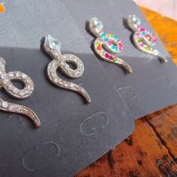 Сребърни минималистични обеци във форма на стилизирана змия, инкрустирани с цирконий, снимка 6 - Обеци - 42301719
