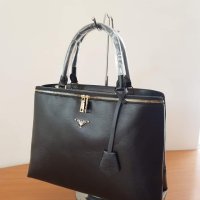 Луксозна Черна чанта/реплика  Prada код L243, снимка 3 - Чанти - 35689647