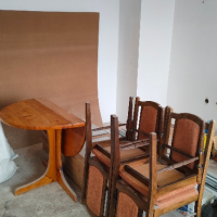 4 стола и маса, снимка 1 - Столове - 44679409