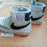 Детски маратонки NIKE, номер 28, снимка 2 - Детски маратонки - 41181975