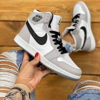 Дамски маратонки Nike Air Jordan Реплика ААА+, снимка 1 - Маратонки - 34718663