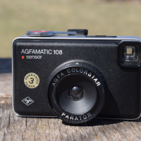 Фотоапарат Agfamatic 108 sensor, снимка 1 - Фотоапарати - 36223113