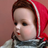 Колекционерска кукла народна носия Чехословакия ретро Celluloid 35 см, снимка 14 - Колекции - 44934272