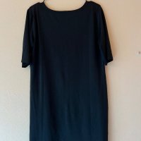 Широка черна рокля с шарен принт 💙❤️🖤, снимка 3 - Рокли - 44198173