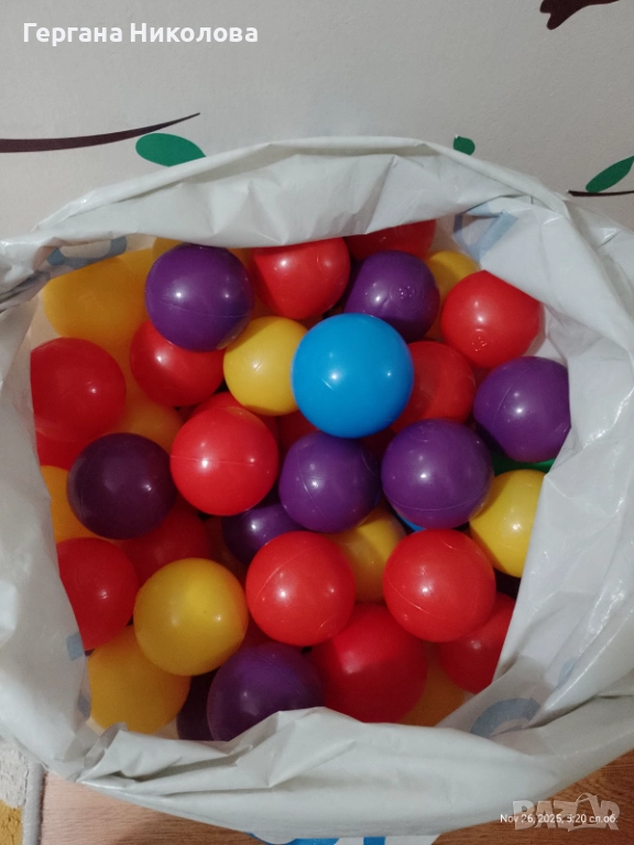 Детски пластмасови топки - 106 бр., снимка 1