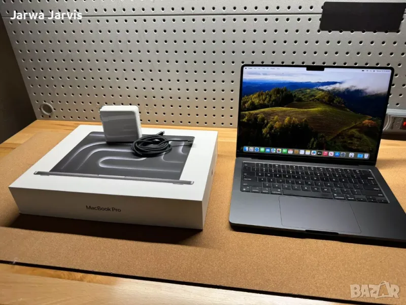 pple MacBook Pro 14" M3 Pro 18GB RAM 1TB SSD. SHIPS FROM CZECHIA., снимка 1