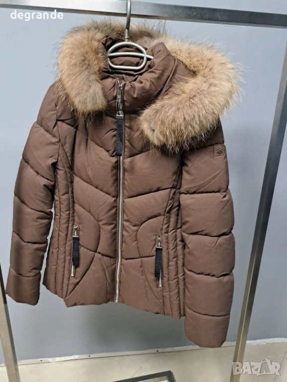 Дамско Яке с Пухкава Качулка, снимка 1