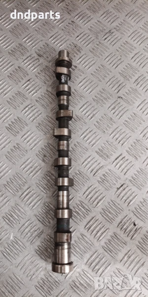 Разпределителен вал Nissan Almera Tino 2.2D 2000г.	, снимка 1