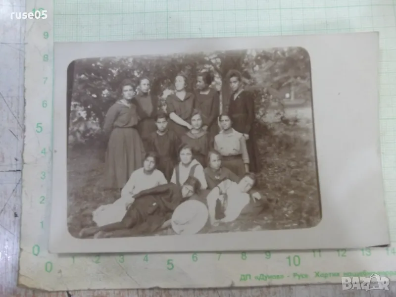 Снимка стара на група от госпожици, снимка 1